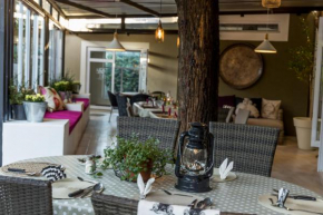  Village Boutique Hotel  Очиваронго